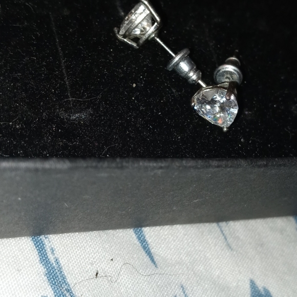 Diamond Nexus Heart Studs - Picture 3 of 3
